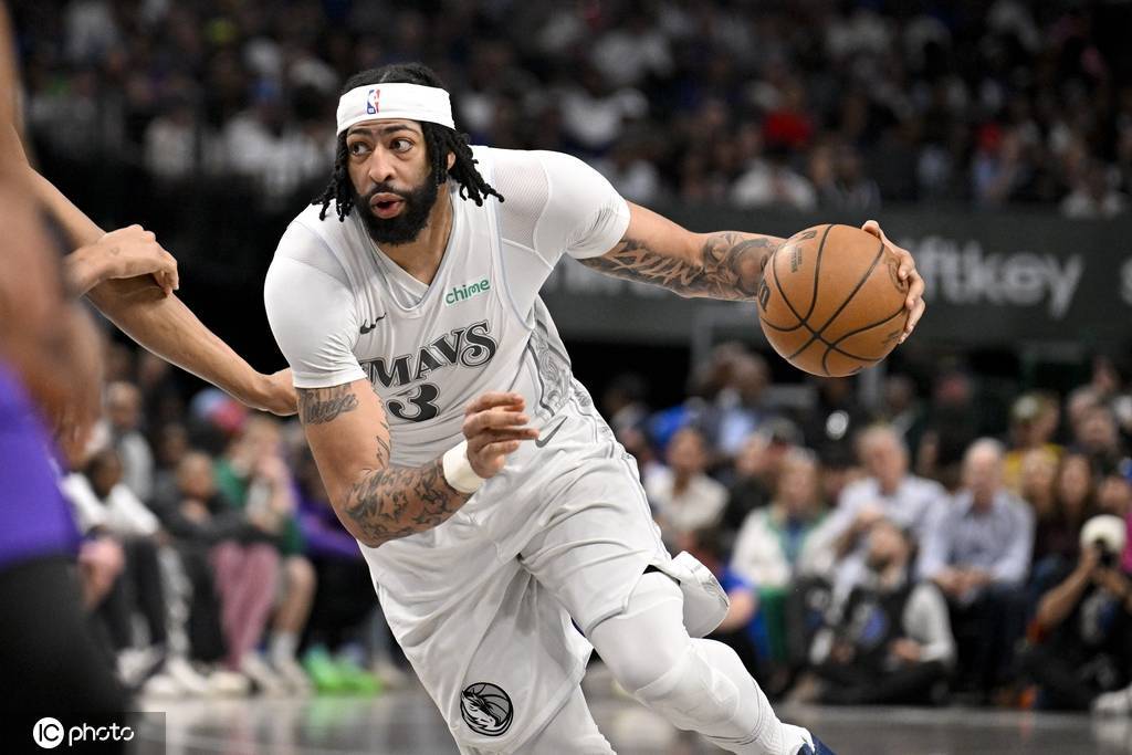 浓眉赛季中遭遇视网膜脱落 目前已接受修复手术